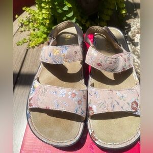Alegria Women’s Vienna style adjustable Pink, floral sandals, sz 38